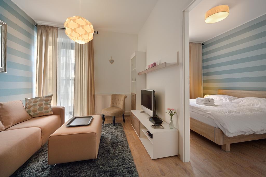Charming & Cozy Ambiente Apartments Pozsony Kültér fotó