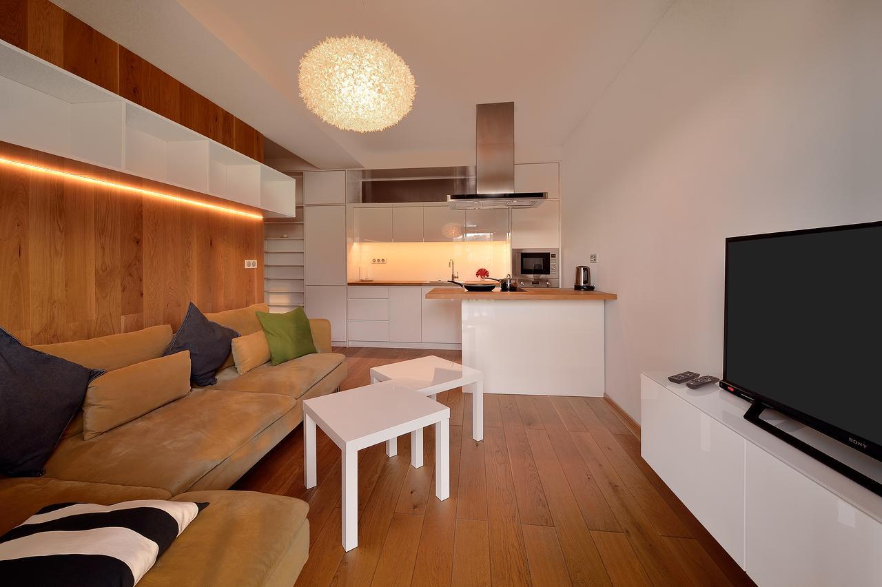 Charming & Cozy Ambiente Apartments Pozsony Kültér fotó