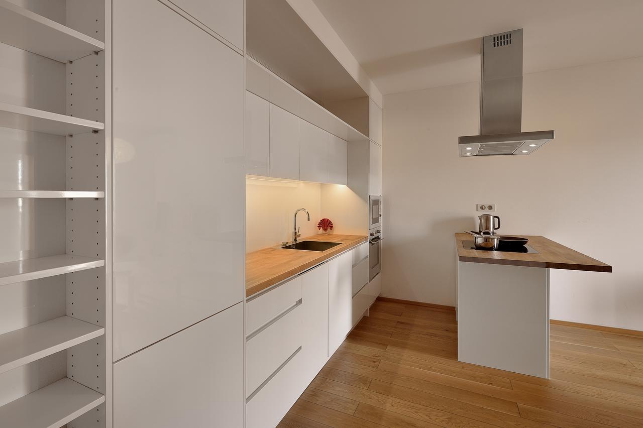 Charming & Cozy Ambiente Apartments Pozsony Kültér fotó