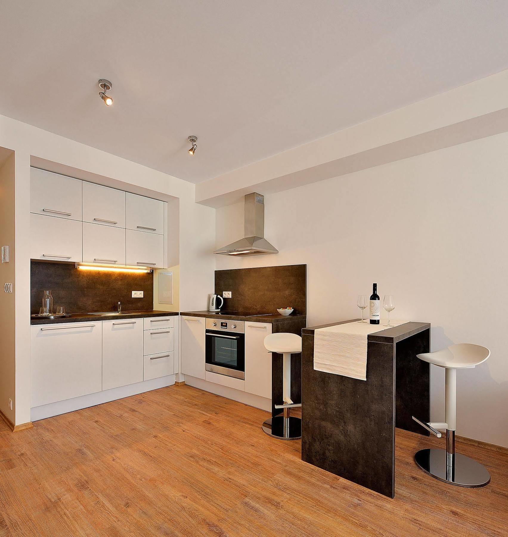 Charming & Cozy Ambiente Apartments Pozsony Kültér fotó
